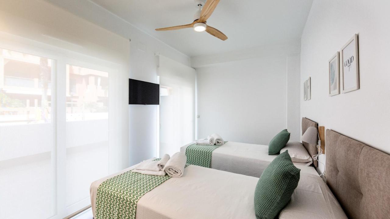 מוטריל Homity Holidays - Playa Granada - Marina Golf מראה חיצוני תמונה